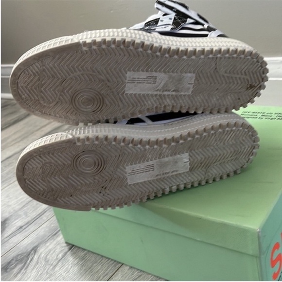 Off White white and Black striped 3.0 off court sneakers - Picture 8 of 11